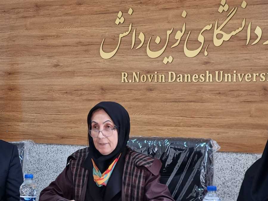 باغ ما در طرف سايه دانايی بود